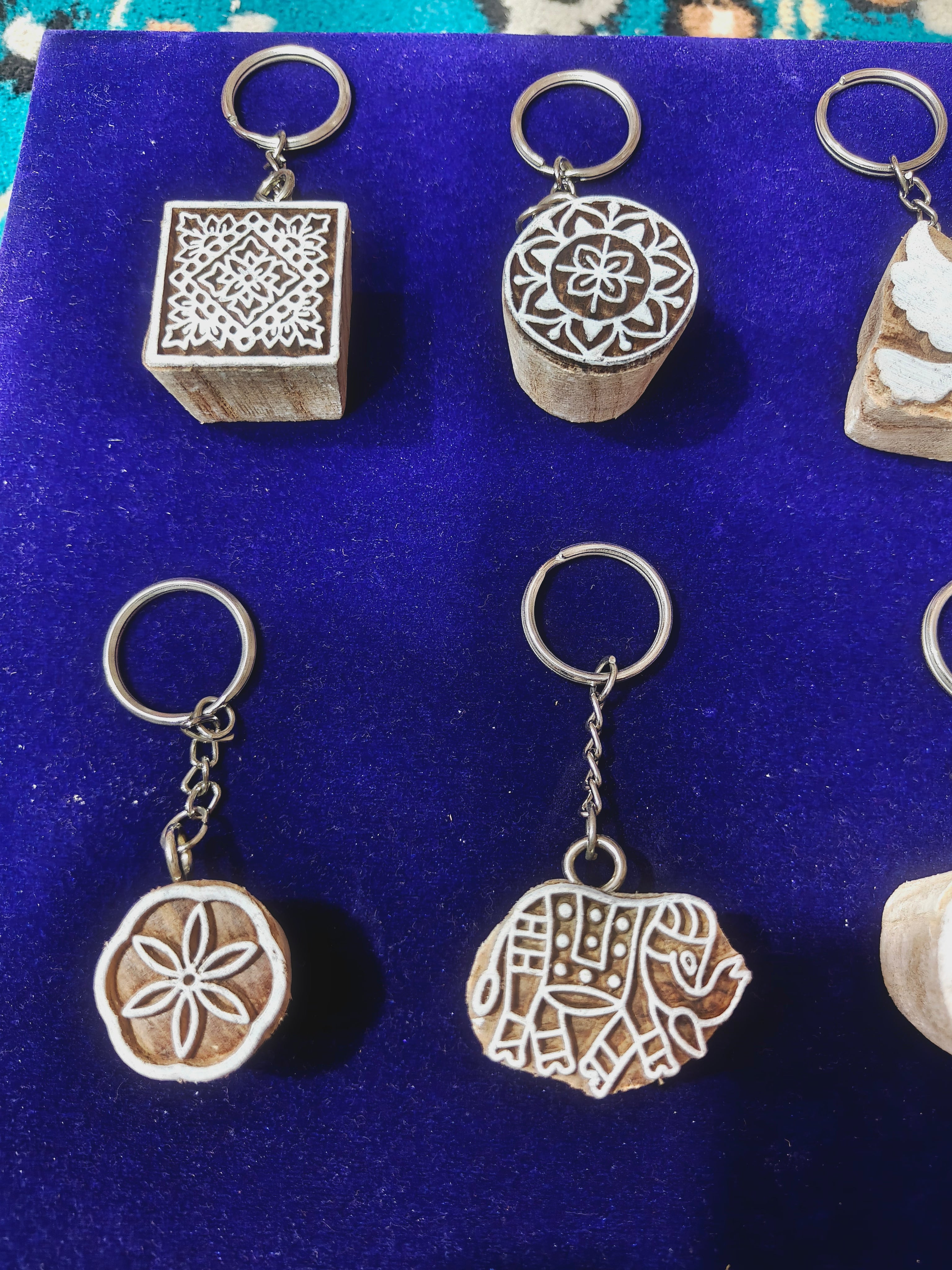 Set of 10 wooden keychain mix